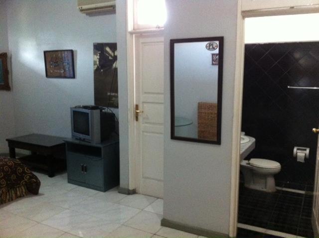 Bangka Bed And Breakfast Jakarta Bagian luar foto