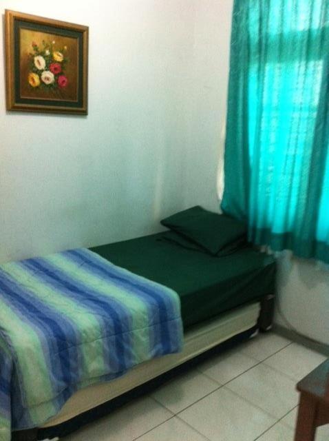 Bangka Bed And Breakfast Jakarta Bagian luar foto
